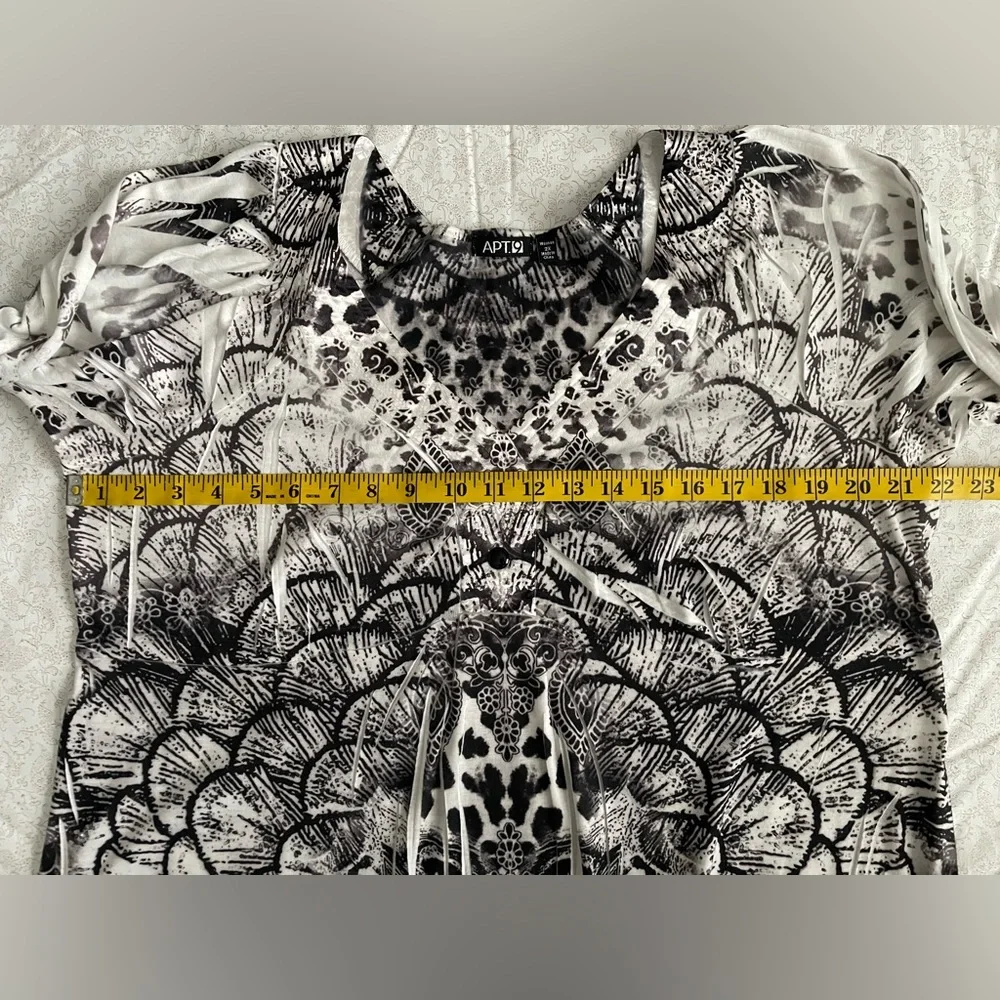 Apt 9 Womens Top 2X Peacock Print 3/4 Sleeve Artsy V Neck Black and White Casual - Picture 13 of 16